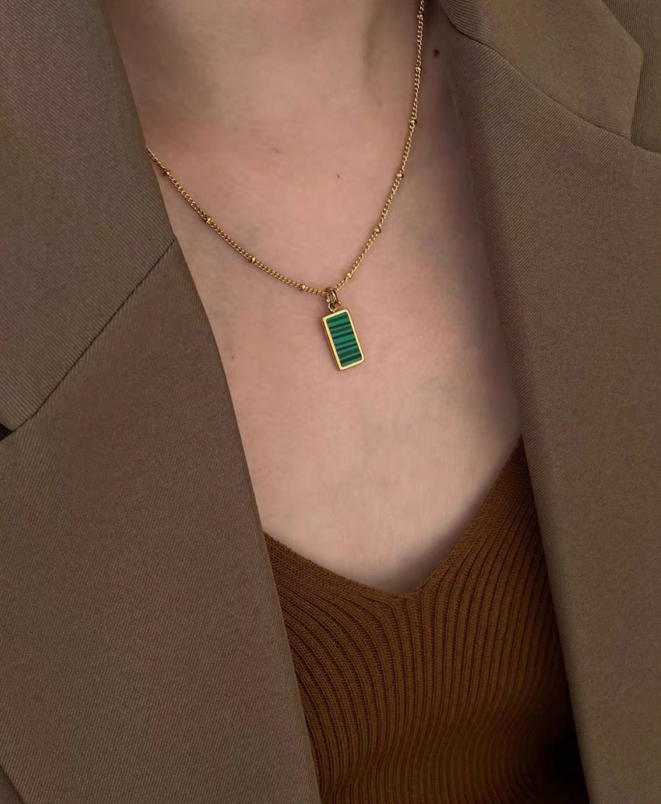 Dainty Square Emerald Charm Choker Necklace Delicate Square Layering Necklace Dangling necklace Gold dangle Minimalist Simple Chain Necklace