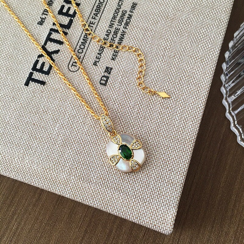 Dainty Emerald Charm Choker Necklace Delicate Square Layering Necklace Dangling necklace Gold dangle Minimalist necklace Simple Rope Chain